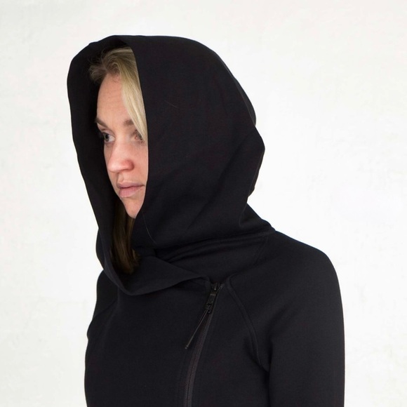 Nike Women’s Tech Fleece Cape Hooded Zip Up Black Jacket Sweatshirt Size Medium - Picture 5 of 16